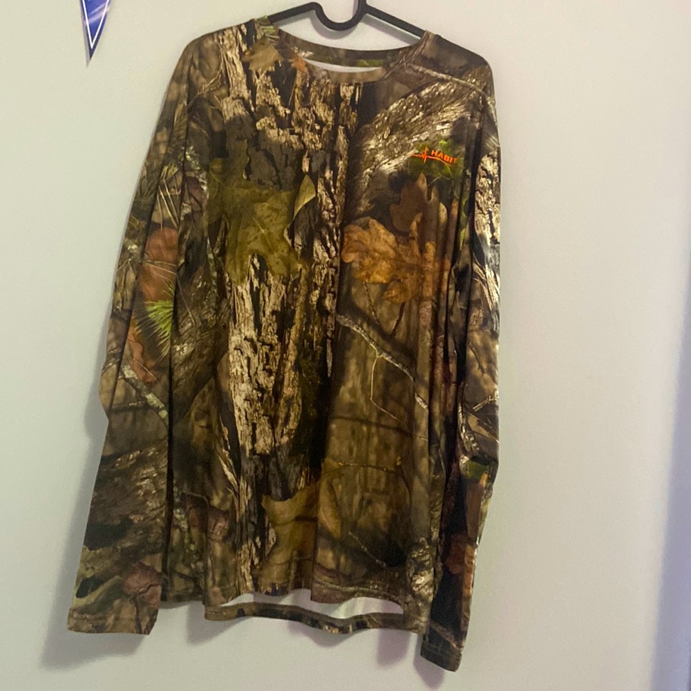 Mens medium camo shirt